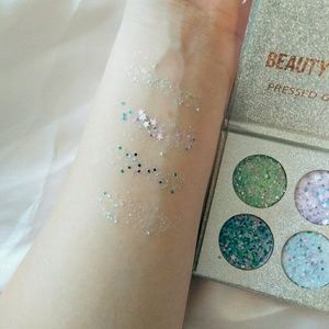 BRAND NEW pressed eye glitter ⭐
